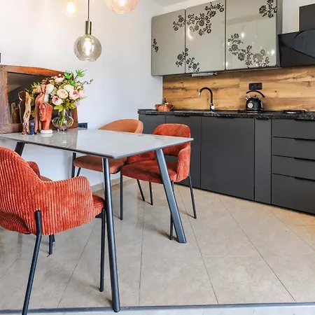 Boutique 01 Avantgarde Apartman *